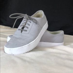 Women’s Sperry Suede CVO sneaker.